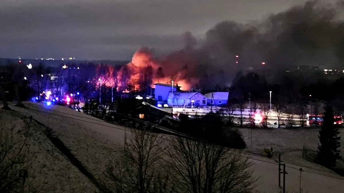 Tragedie lângă aeroportul din Vilnius: un avion cargo DHL s-a prăbușit peste o casă. O persoană a murit