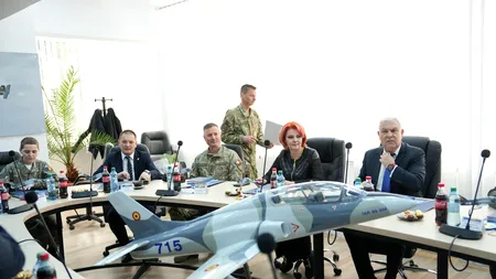 Avioanele IAR 99 SM de la Craiova s-au ridicat de la sol pentru ministrul Tîlvăr