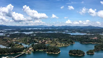 Ai visat să trăiești fără griji, într-un colț de paradis? Aceste locuri te lasă să renunți la job și să trăiești ieftin și frumos