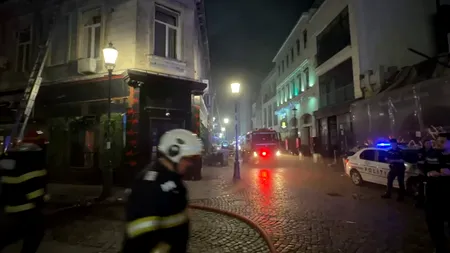 Incendiu în Centrul Vechi al Bucureștiului: Focul a afectat acoperișul unei clădiri