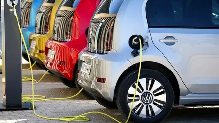 UE introduce taxe vamale de până la 45% la mașinile electrice chinezești. Reacția Beijingului a apărut