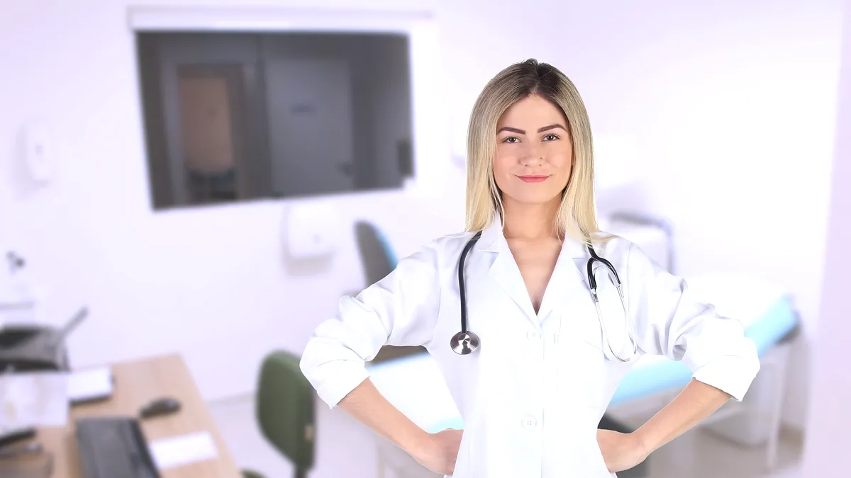 Ce condiție trebuie să îndeplinească medicii de familie pentru a primi salarii cu 50% mai mari