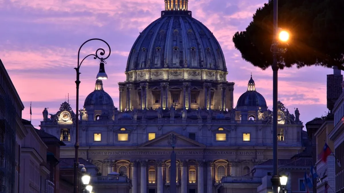 Panică la Vatican! Un bărbat înarmat cu 8 cuțite a fost arestat în timp ce se apropia de intrarea în bazilica Sfântul Petru