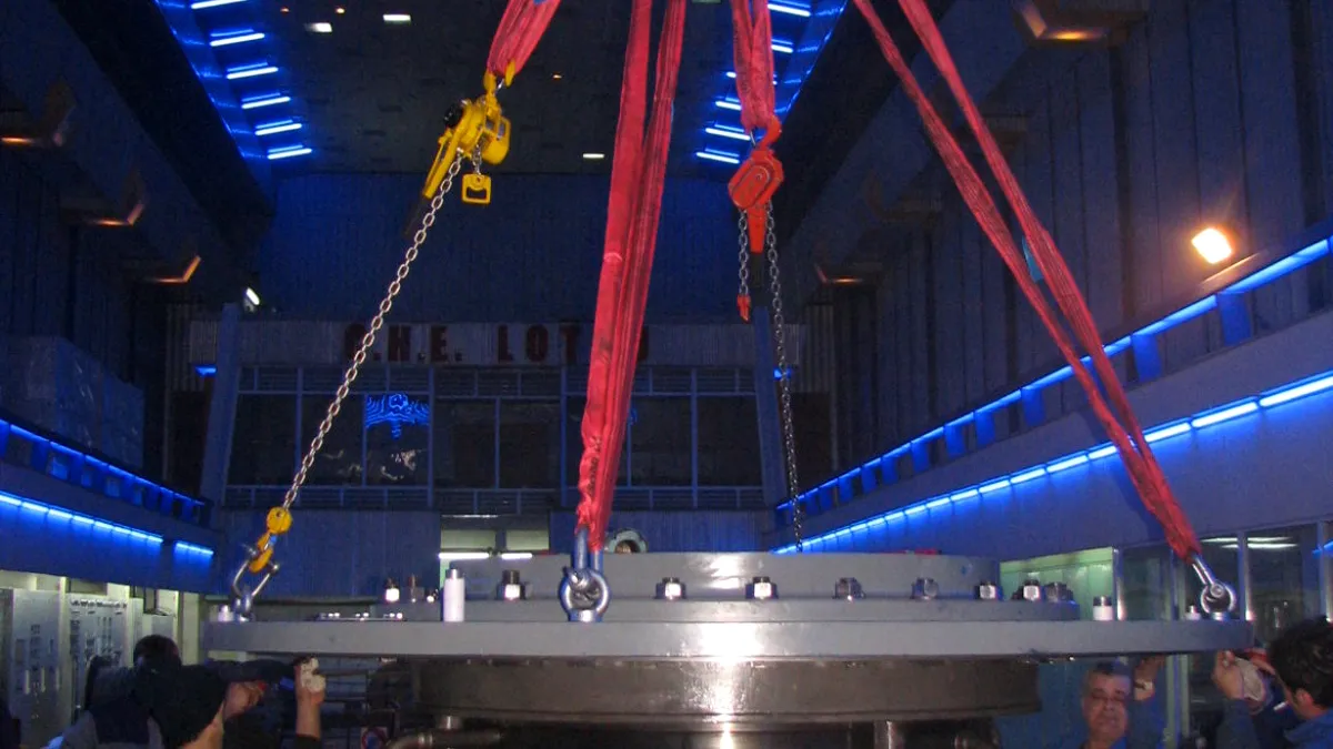 IMPRESIONANT. Hidrocentrala din inima munților, construită în comunism, care produce energie cât un reactor de la Cernavodă (VIDEO)