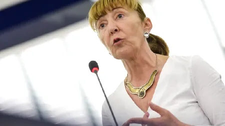 Monica Macovei acuză „Blitzkrieg-ul” politic, dar vine din epoca execuțiilor cu reflectoar