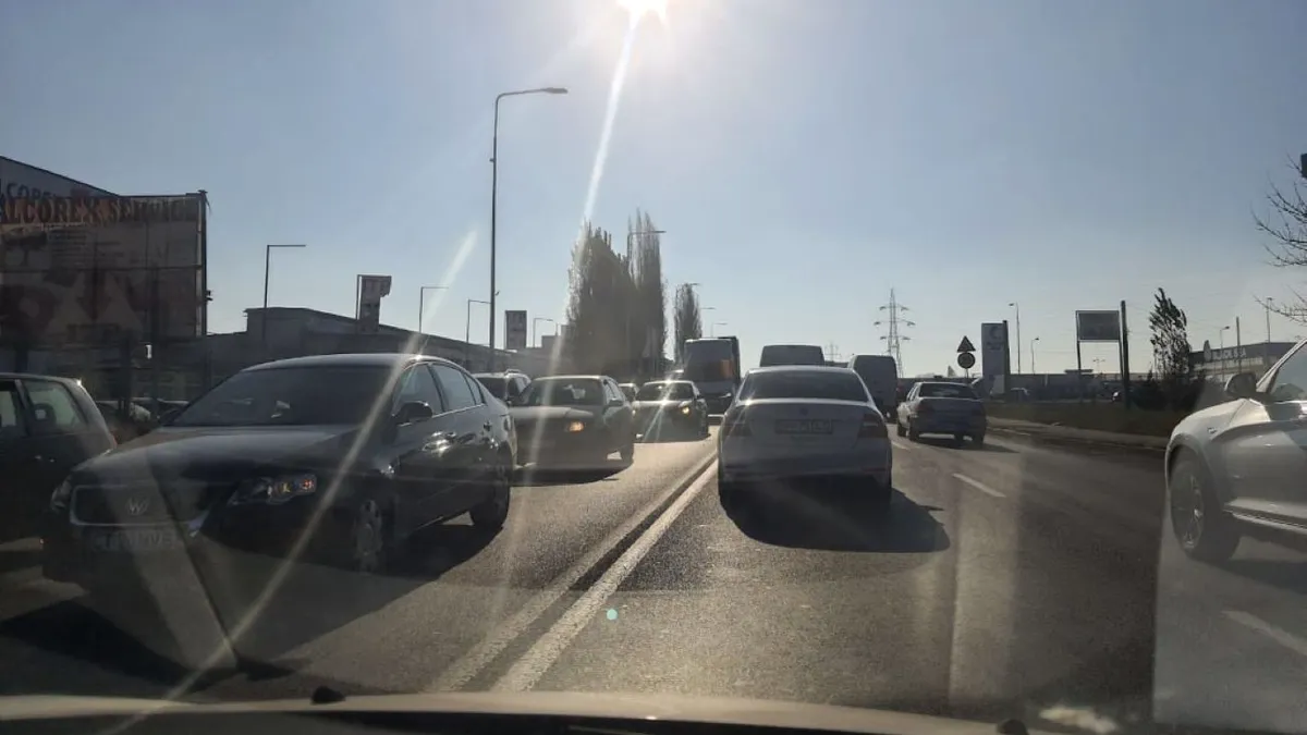 Temperaturile extreme cresc timpul de reacţie al şoferilor. Recomandări pentru şoferi, pe caniculă