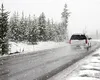 Țara, sub ninsori și viscol. Se circulă în condiții de iarnă pe mai multe autostrăzi și drumuri naționale