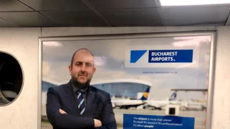 Redresarea Aeroporturi București a început: directorul și-a pus afiș cu el la intrarea în aeroport