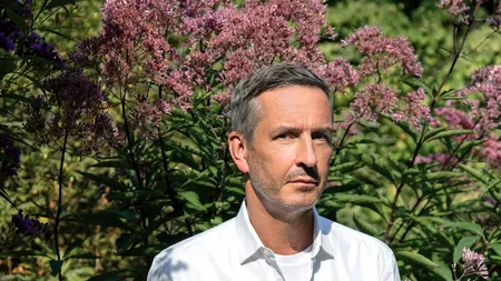 Dries Van Noten, ”Maestrul flamand”, se retrage în glorie. „Fără început, fără sfârșit!”