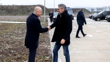 Întâlnire fulger la Câmpia Turzii. Ilie Bolojan și premierul Olandei, discuții despre trupele NATO