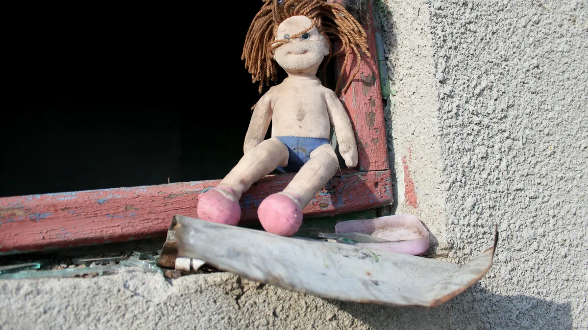 EXCLUSIV Ce se întâmplă cu copiii abandonați după ce fac 18 ani? Ajung adulți sănătoși sau viitori infractori?