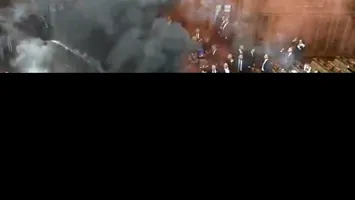 Situație explozivă: S-a aruncat cu grenade în Parlament!