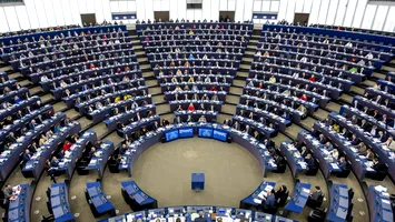 Jurnaliștii, în centrul atenției UE: Parlamentul cere aplicarea integrală a noii legi media