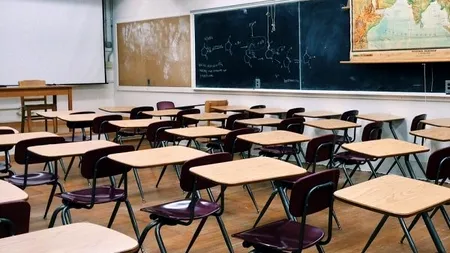 Franța a început să închidă școli din cauza infectărilor la doar câteva zile de la deschiderea anului școlar