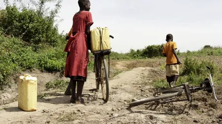 Moment istoric în Africa! Organizaţia Mondială a Sănătăţii a dat undă verde vaccinării copiilor împotriva malariei