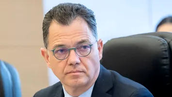 De ce secretarul general al Guvernului, Radu Oprea, nu vrea să redevină senator