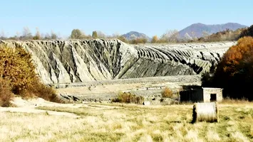 Șah la Guvern în dosarul Certej: Instanța obligă Executivul să deblocheze licența pentru aurul de un miliard de dolari