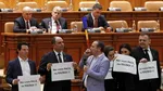 Scandal în Parlament: opoziția protestează împotriva intrării trupelor americane în România