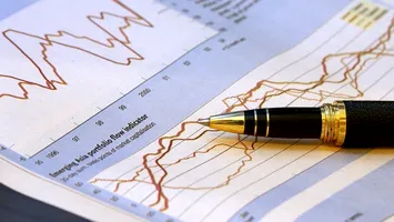 Ratingul României, salvat temporar de consolidarea fiscală: Ce riscuri majore persistă