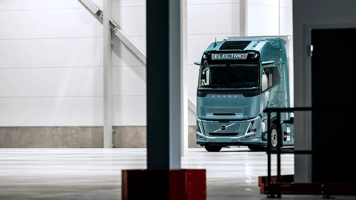 Noul camion electric de la Volvo va parcurge 600 km cu o singură încărcare şi va ajunge pe piaţă în a doua jumătate a anului 2025