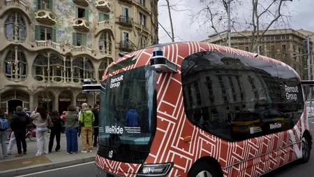 Viitorul transportului urban. Un autobuz fără șofer a fost testat pe străzile Barcelonei