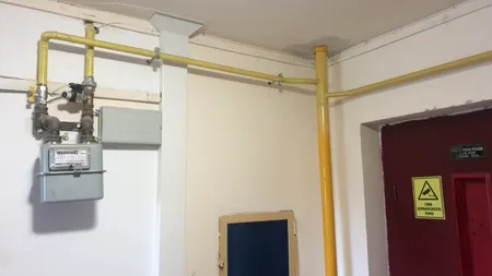 Zeci de apartamente din Brașov primesc apă pe ţeava de gaze, după o greșeală gravă la instalația unei centrale