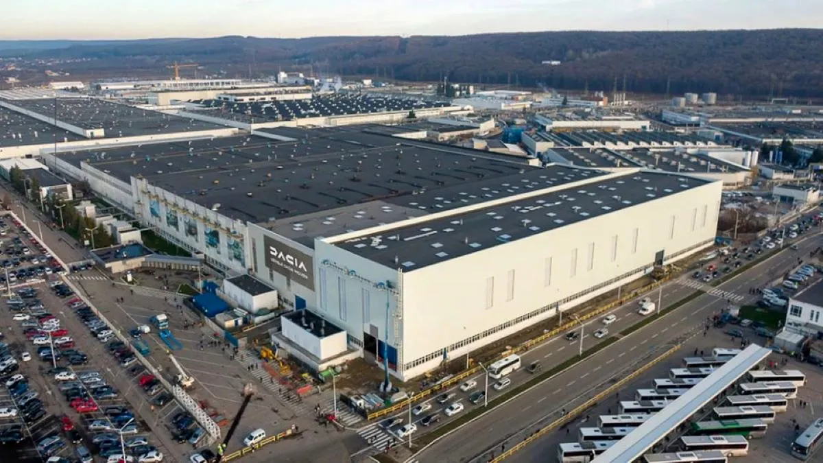 Probleme la Dacia? Producţia de maşini la uzina de la Mioveni a scăzut cu 31% în ianuarie