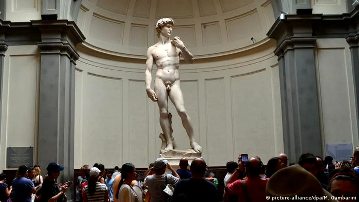 S-au gândit să-i pună lenjerie intimă: Statuia lui David de Michelangelo, acoperită. Critic de artă - „O umilință și o porcărie” (VIDEO)