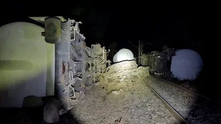 Pericol de explozie, după deraierea unui tren încărcat cu benzină