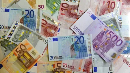 Leul a pierdut teren, miercuri, față de lira sterlina, dar s-a apreciat în raport cu euro