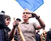 Cu Jaguarul până la piața de vechituri: Georgescu spune că nu e în campanie, ci „într-o lucrare”
