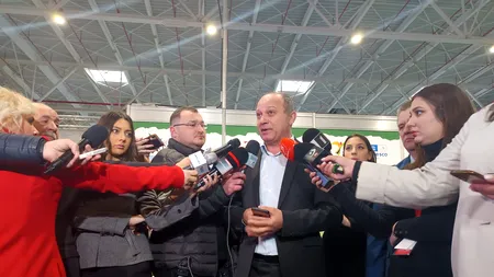 Baronul Flutur și ministrul Turismului au flituit  Moldova la Târgul de Turism