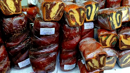 Poveste de Crăciun cu bunătătăți moldovenești: Cozonac Domnesc, alivenci și plăcinte poale-n brâu