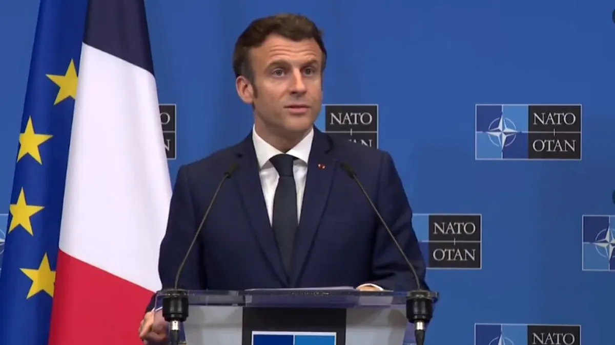 Macron: “Vom continua să furnizăm Ucrainei arme defensive și letale”