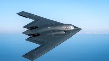 Cum este posibil să pilotezi un bombardier B-2 timp de 44 de ore: piloții care au doborât recorduri dezvăluie detalii