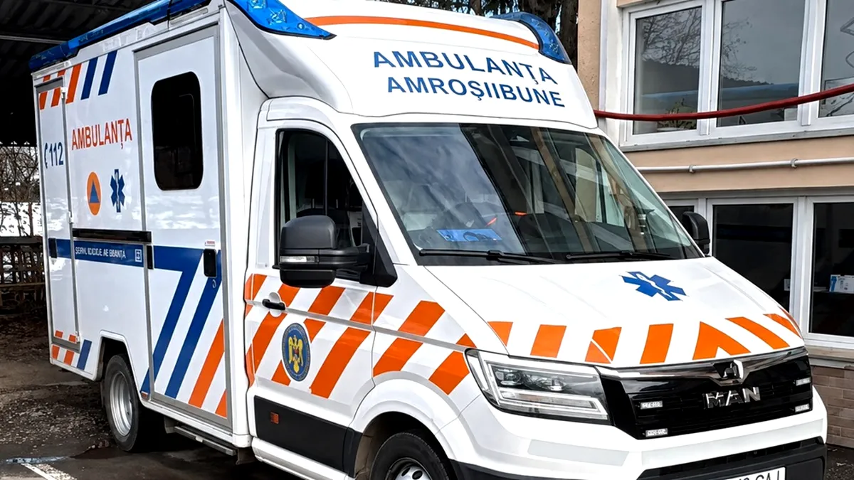 Ambulanța cu escală la aprozar. Dacă vrea Dumnezeu, pacientul ajunge; dacă nu, măcar luăm niște roșii