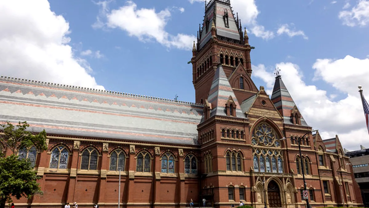 Harvard dă în judecată administrația Trump după tăierea a 2 miliarde de dolari: acuzații de cenzură și presiuni politice