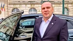 Modestie în declarația de avere, lux în realitate. Un parlamentar SOS figurează cu o Dacie 1300, dar în realitate conduce un Mercedes de 120.000 de euro (VIDEO)