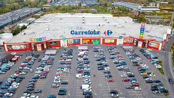 Un gigant britanic negociază preluarea unui centru comercial din Iași, dar și a unei importante suprafeţe de teren, lângă primărie
