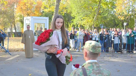 Inedit. Un militar de la Batalionul 300 Infanterie și-a cerut iubita de soție după ce a depus jurământul