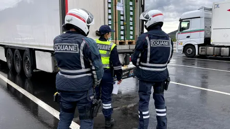 Cam au dreptate să înăsprească circulația în Schengen. Român arestat în Franța, pentru traficarea a aproximativ 1,5 tone de țigări contrafăcute. Altul pentru trafic de droguri