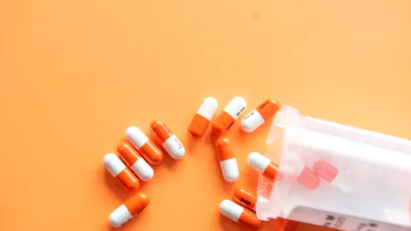 Covid-19. 500 de pacienți sunt pe tratament cu Molnupiravir. Favipiravir se găsește în 153 de farmacii cu circuit deschis