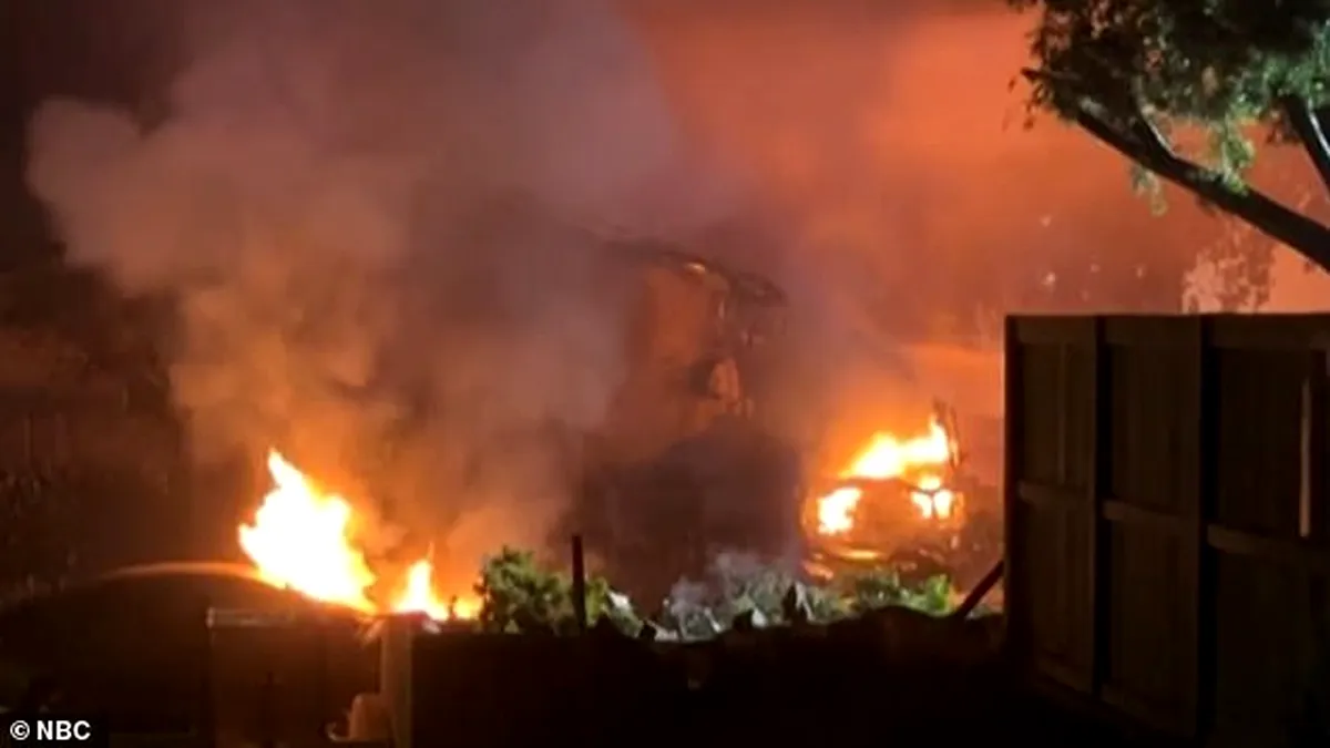 Tragedie în San Diego. Un avion s-a prăbușit peste case (Video)