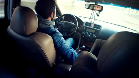 Atenție! Aerul din interiorul mașinii ar putea fi cancerigen!!!