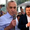 Acuzații după vizita lui Călin Georgescu la Izbiceni. Primarul comunei susține că baia de mulțime ar fi fost regizată: „Și-au adus proprii comercianți și propriile legume le-au etalat ca pe vremuri”