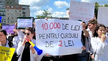 Studenţii ies în stradă: proteste în toată ţara faţă de noile măsuri privind bursele