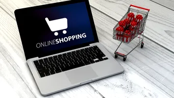 Escrocherie online în numele Notino. Clienţi păcăliţi cu ţepe la cutie