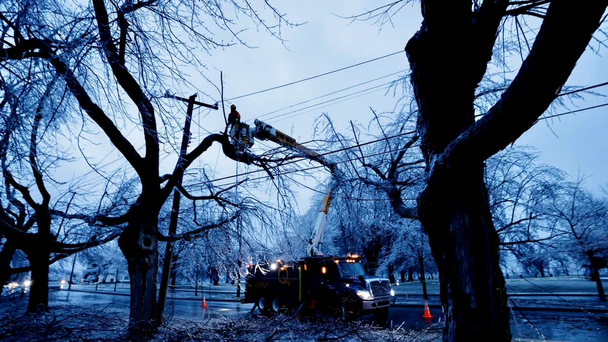 Black-out în zona Quebec - Montreal. Peste 1.000.000 de canadieni în beznă de miercuri