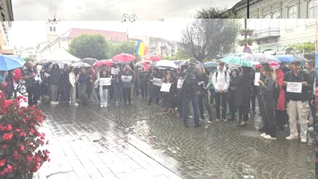 Protest la singurul liceu românesc din Sfântu Gheorghe. Ce cer elevi, părinți și profesori autorităților locale