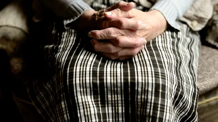 Un nou azil al groazei în Ilfov. ANPC a închis centrul de vârstnici, unde s-au descoperit condiții grele de trai, alimente și medicamente expirate